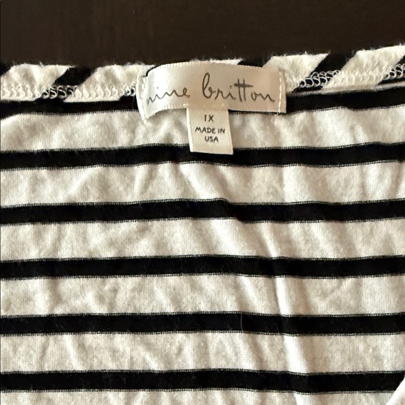nine britton Black & White Striped Scoop Neck Tee - Picture 2 of 3